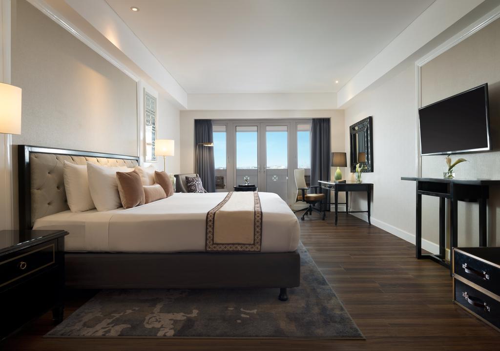 Level Junior Suite
